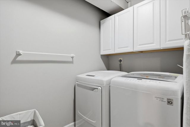 60 CABOT DR, Chesterbrook, PA 19087