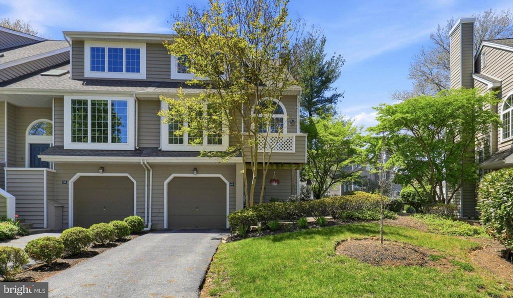 60 CABOT DR, Chesterbrook, PA 19087