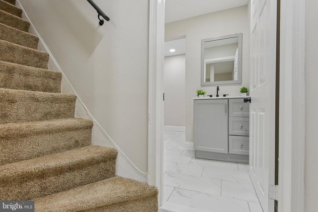 121 S BROADWAY, Baltimore, MD 21231