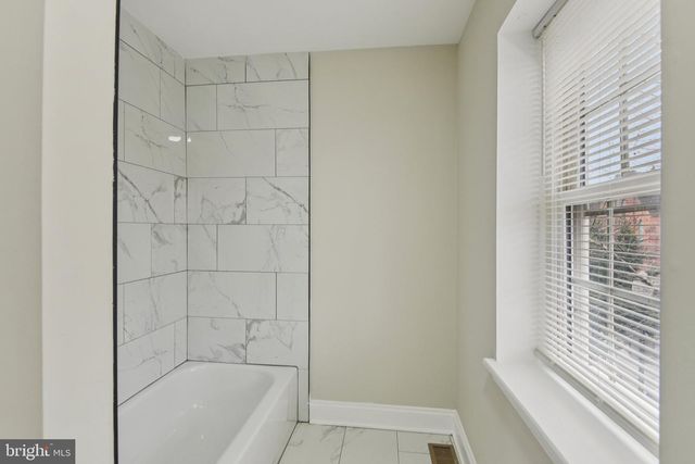 121 S BROADWAY, Baltimore, MD 21231