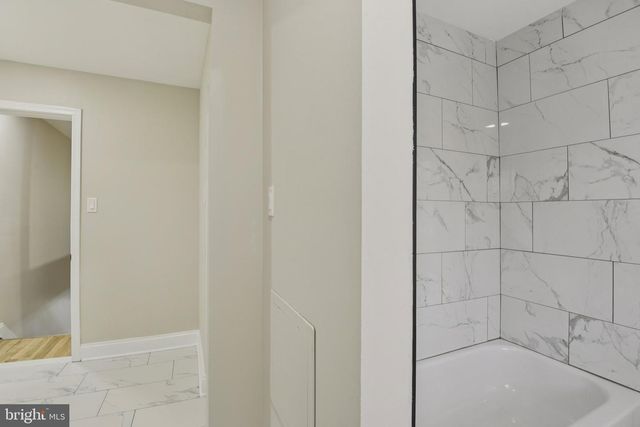 121 S BROADWAY, Baltimore, MD 21231