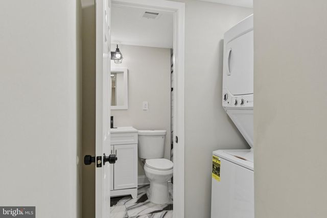 121 S BROADWAY, Baltimore, MD 21231