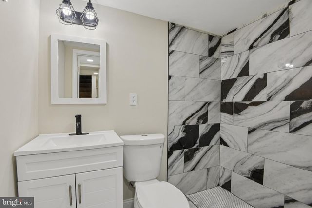 121 S BROADWAY, Baltimore, MD 21231