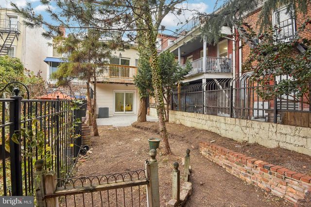 121 S BROADWAY, Baltimore, MD 21231