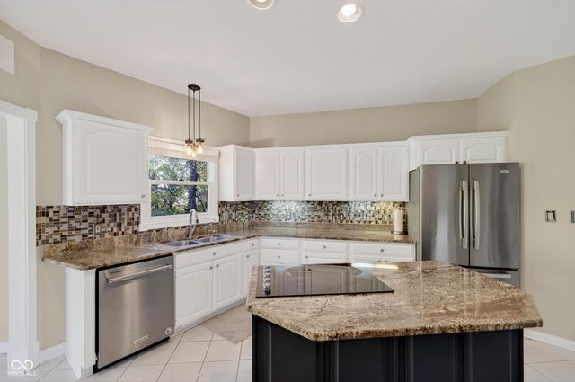 8646 Sturgeon Bay Lane, Indianapolis, IN 46236