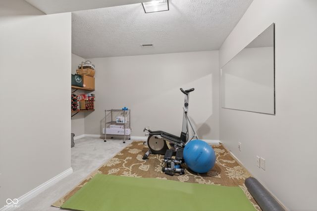 8646 Sturgeon Bay Lane, Indianapolis, IN 46236