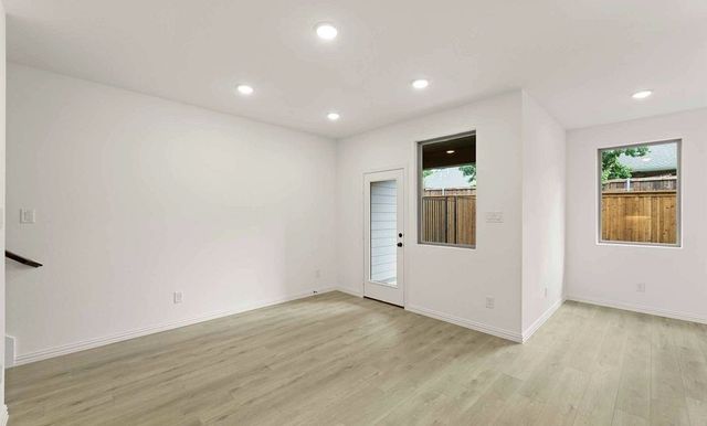 2553 Lost Maples Lane, Dallas, TX 75228