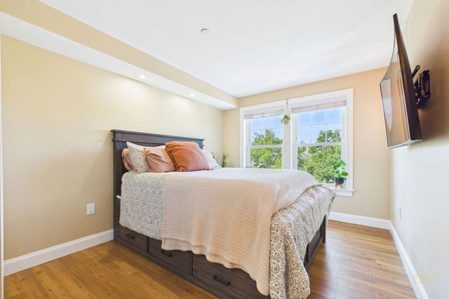 216 Water St 303A, Plymouth, MA 02360