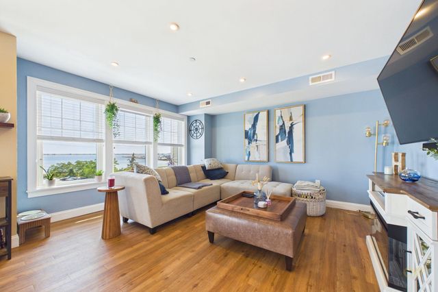 216 Water St 303A, Plymouth, MA 02360