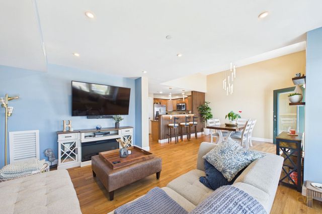 216 Water St 303A, Plymouth, MA 02360