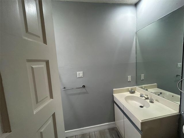 5636 San Felipe Street M, Houston, TX 77056