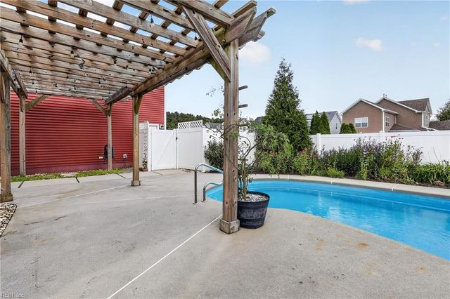 2205 Olmstead LN, Virginia Beach, VA 23456