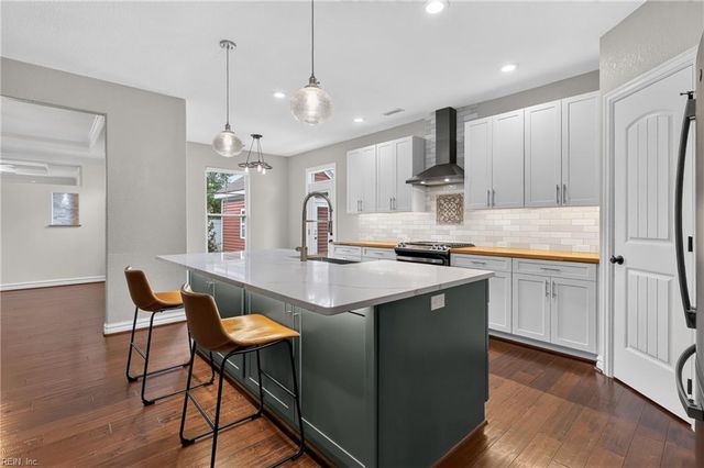 2205 Olmstead LN, Virginia Beach, VA 23456