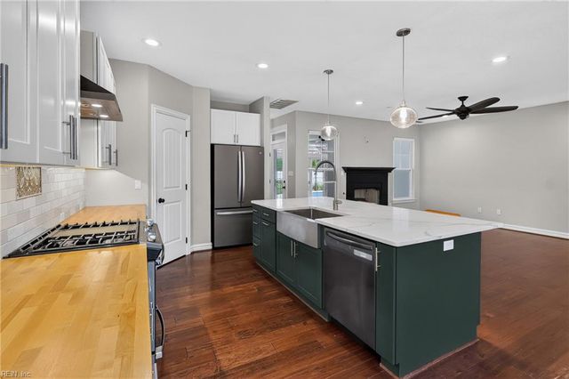 2205 Olmstead LN, Virginia Beach, VA 23456