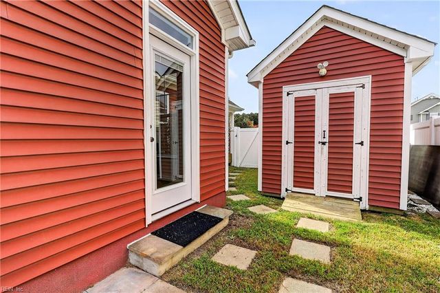 2205 Olmstead LN, Virginia Beach, VA 23456