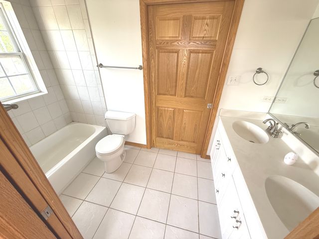 1136 Park Place, Bellwood, IL 60104