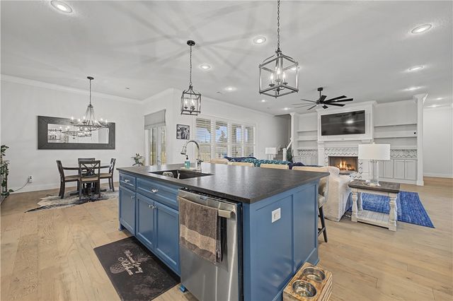 4001 Rolling Meadows Drive, Rogers, AR 72756