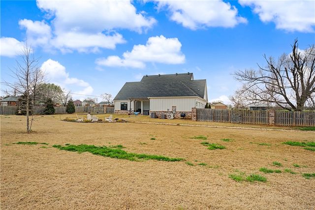 4001 Rolling Meadows Drive, Rogers, AR 72756