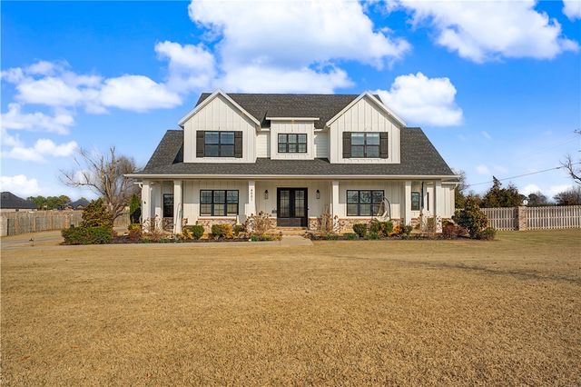 4001 Rolling Meadows Drive, Rogers, AR 72756