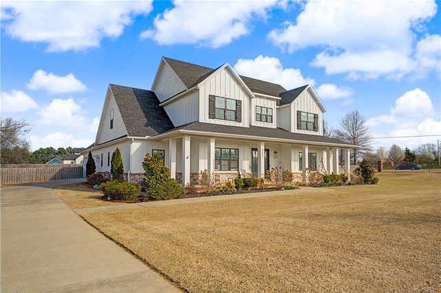 4001 Rolling Meadows Drive, Rogers, AR 72756