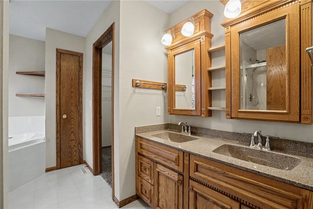 3510 Windemere Way, Marion, IA 52302