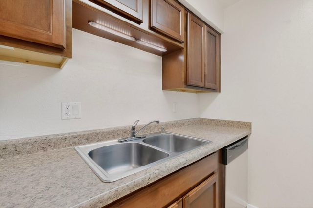 1601 Pennsylvania Street NE Z17, Albuquerque, NM 87110
