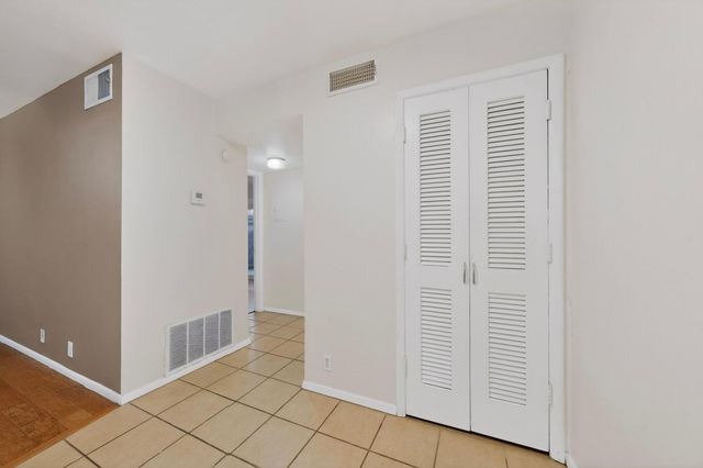 1601 Pennsylvania Street NE Z17, Albuquerque, NM 87110