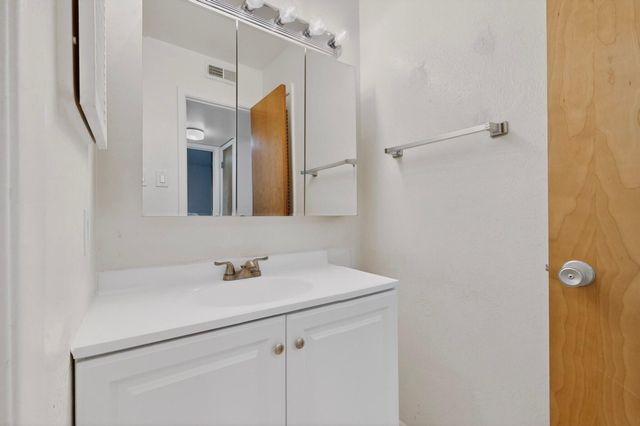 1601 Pennsylvania Street NE Z17, Albuquerque, NM 87110