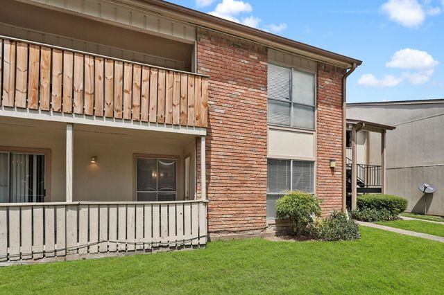 5667 Birchmont Drive H, Houston, TX 77091