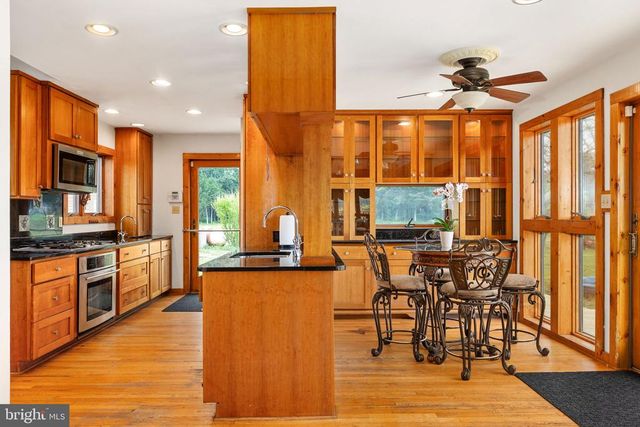 6119 BEACH RD, Midland, VA 22728