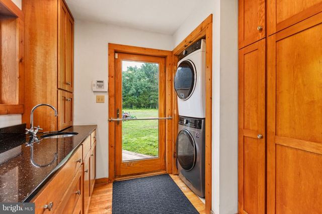 6119 BEACH RD, Midland, VA 22728