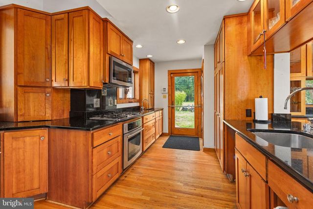 6119 BEACH RD, Midland, VA 22728
