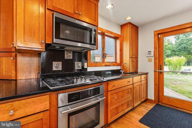6119 BEACH RD, Midland, VA 22728