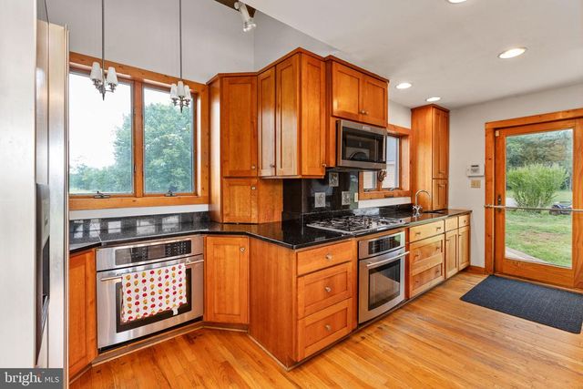 6119 BEACH RD, Midland, VA 22728