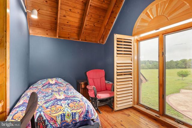 6119 BEACH RD, Midland, VA 22728
