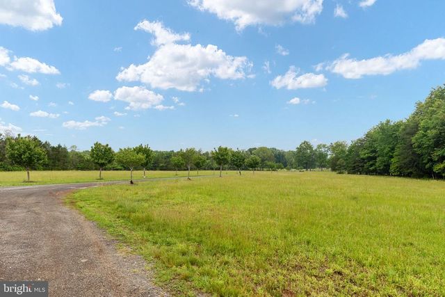6119 BEACH RD, Midland, VA 22728