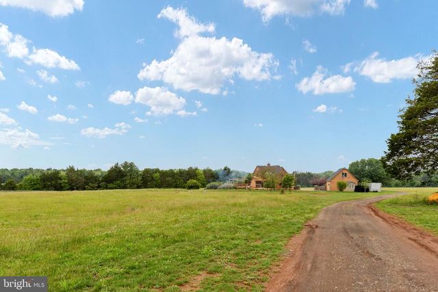 6119 BEACH RD, Midland, VA 22728