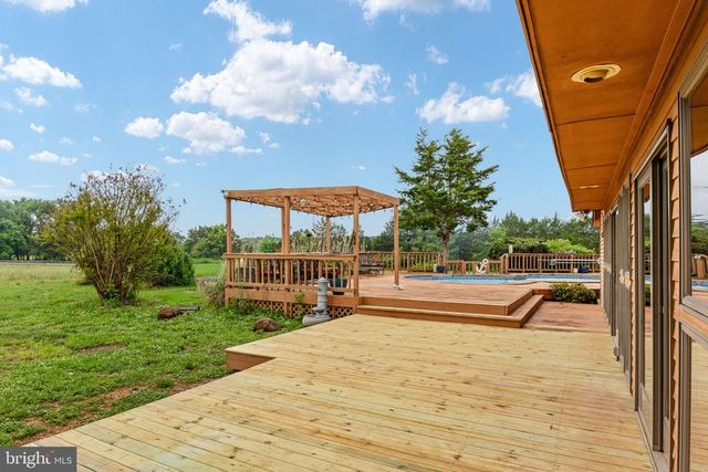 6119 BEACH RD, Midland, VA 22728