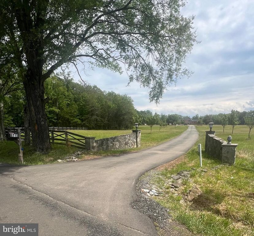 6119 BEACH RD, Midland, VA 22728