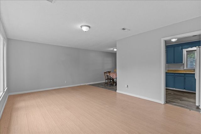 1112 Glenwood St, Dothan, AL 36301