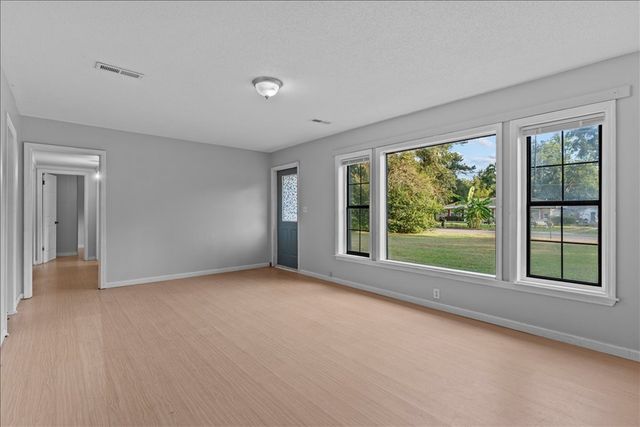 1112 Glenwood St, Dothan, AL 36301