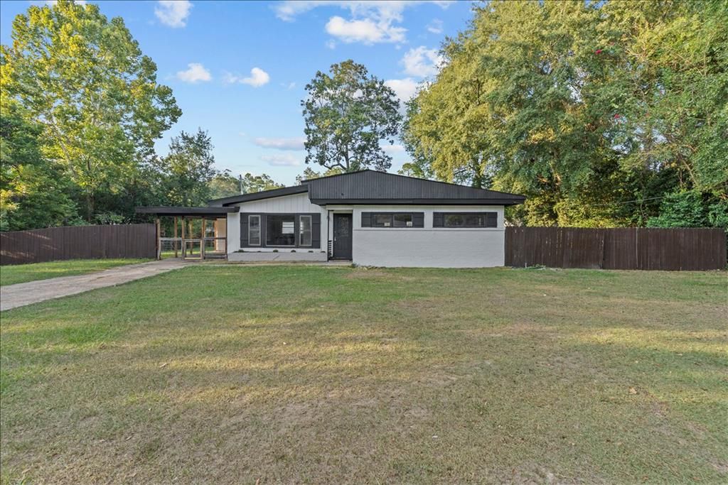 1112 Glenwood St, Dothan, AL 36301