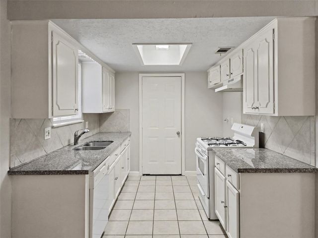 9119 Glenbury Drive, Houston, TX 77037