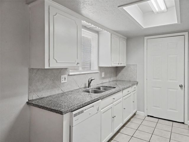 9119 Glenbury Drive, Houston, TX 77037