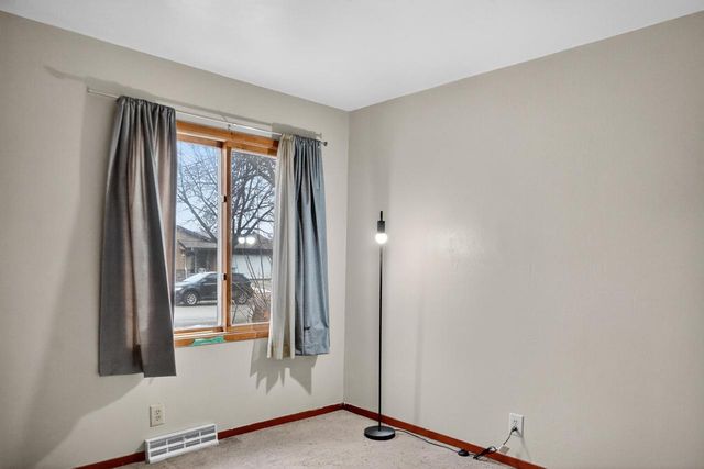 9043 N 86th STREET, Milwaukee, WI 53224