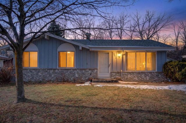 9043 N 86th STREET, Milwaukee, WI 53224