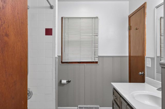 9043 N 86th STREET, Milwaukee, WI 53224