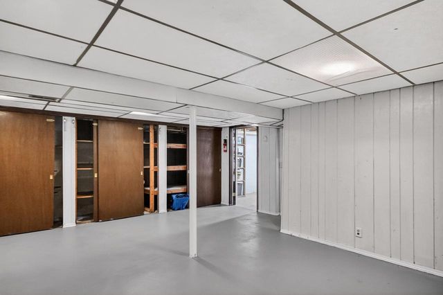 9043 N 86th STREET, Milwaukee, WI 53224