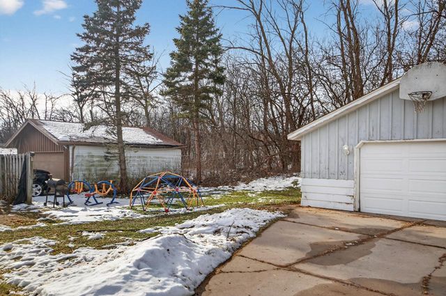 9043 N 86th STREET, Milwaukee, WI 53224