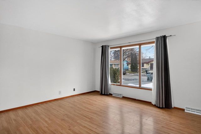 9043 N 86th STREET, Milwaukee, WI 53224